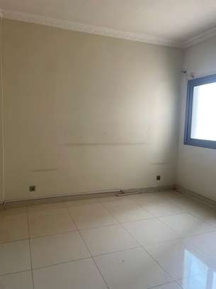 Appartement F4 à louer boulevard cheikh anta diop image 6