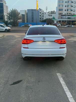 Volkswagen Passat 2017 image 3