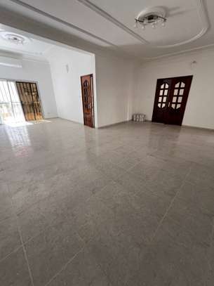 Jolie villa F6 avec jardin à Ngor Almadies image 3