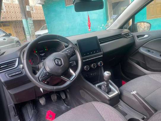 RENAULT CLIO 5 2020 image 2