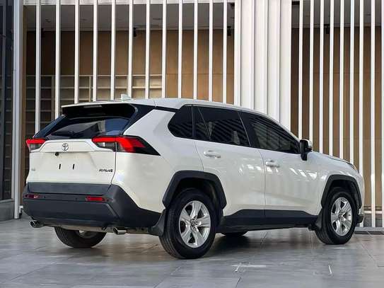 Toyota RAV4 2020 image 5