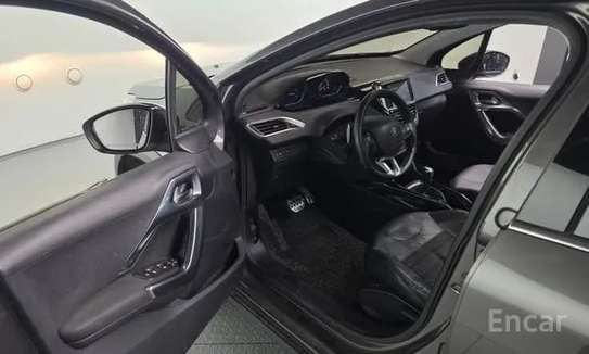 Peugeot 2008 année 2017 image 4