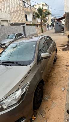 Toyota Yaris 2016 image 2
