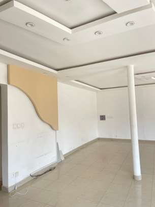 Magasin à louer image 7