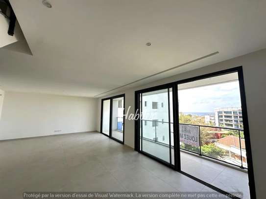 Appartement Duplex à louer aux Almadies image 3