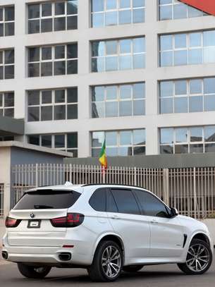 BMW X5 Pack M blanc feux LED avant puissant image 6