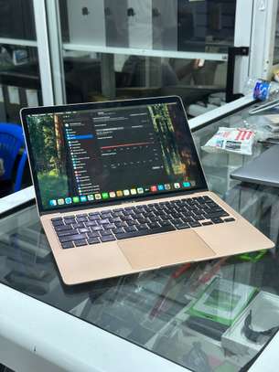MacBook Air 2020 image 4