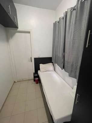 Appartement Meublé F4 au Point E image 13