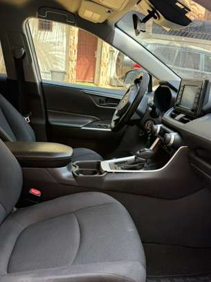 toyota rav 4 2020 image 2