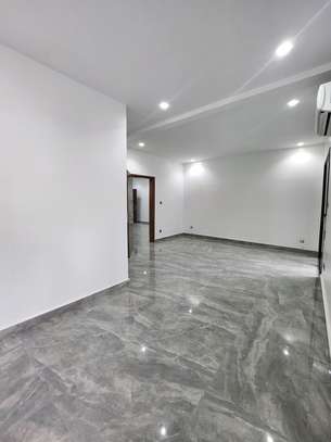 F2 studio haut standing à Mermoz image 7