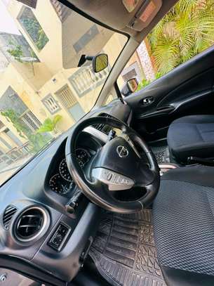 Nissan versa 2017 image 9