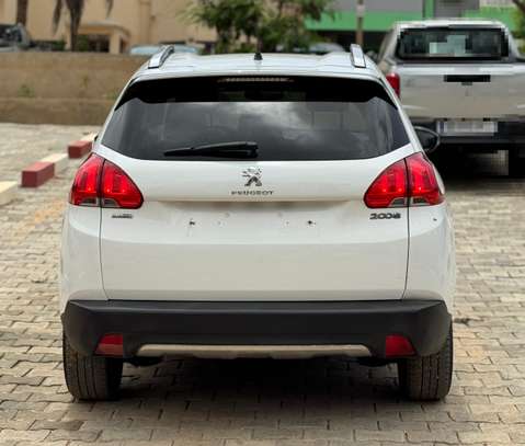 PEUGEOT 2008 image 12