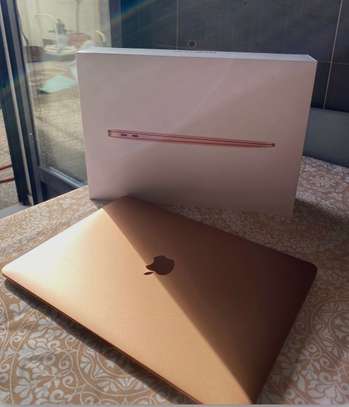 MacBook Air M1 Gold image 4