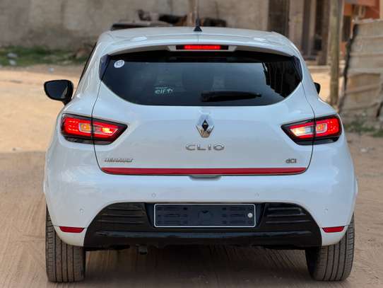 Renault clio image 3
