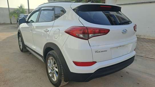 Hyundai Tucson 2017 cuir noir extra clean image 10