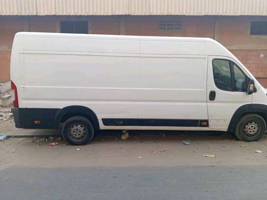 Fourgon utilitaire blanc image 7