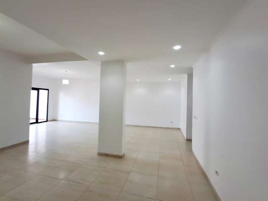 Bel appartement F5 à la cité Ataya image 3