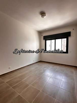 À Louer – Appartement F3 avec Vue sur Mer aux Almadies image 11