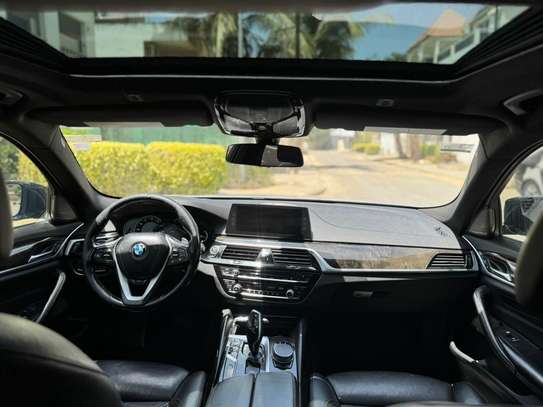 BMW* SERIE 5 530i* 🔘Année : *2017* image 6