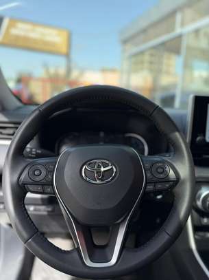 TOYOTA Rav4 2025 image 3
