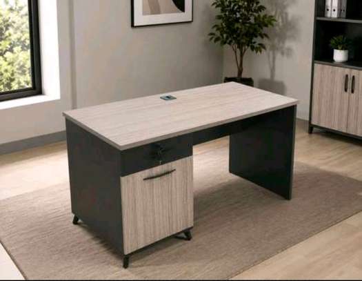 Bureau 1.20m très bonne qualité image 4