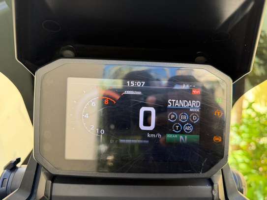 Honda X-ADV touring noir fourche inversée dorée image 6