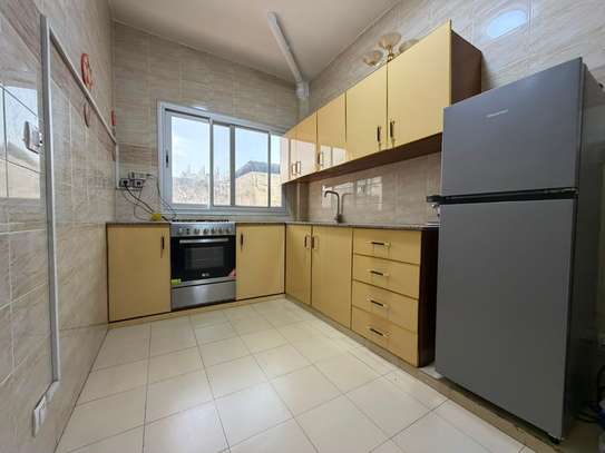 Appartement lumineux avec balcons design moderne image 3