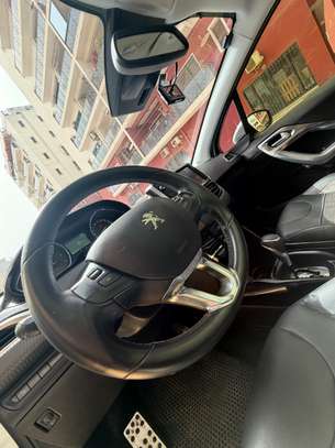 Peugeot 2008 image 11