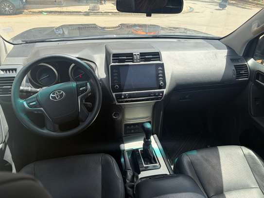 Toyota Land Cruiser 2022 SUV gris métallisé image 14