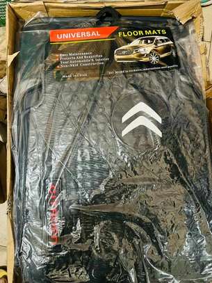 Tapis pose pieds pour véhicule image 6