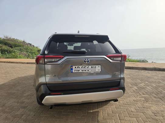 Toyota RAV4 Hybrid XLE AWD 2020 – Immatriculé au Sénégal image 3