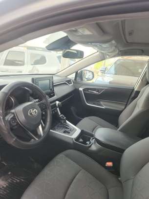Toyota Rav 4 essence 2021 image 2