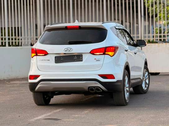 HYUNDAI SANTAFE Année : 2017 image 10