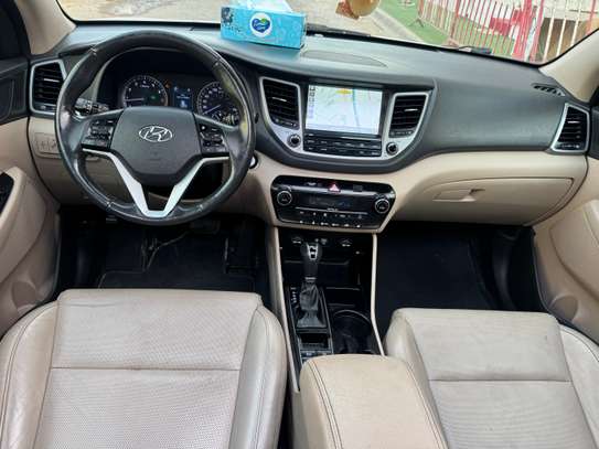Hyundai tucson image 6
