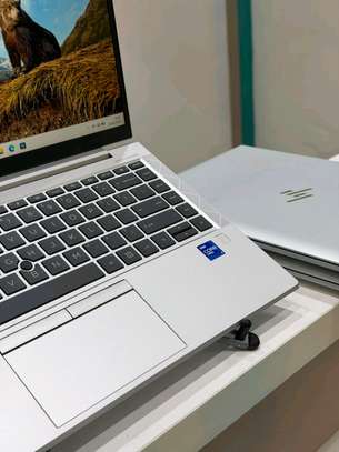HP EliteBook 840 G8 image 3
