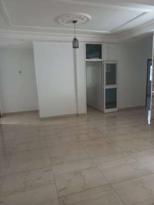 Ngor location magnifique Appartement F4 image 6