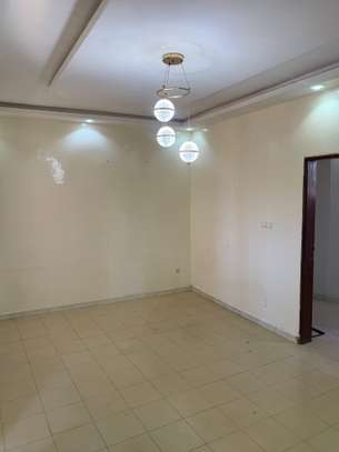 Appartement deux chambres salon à louer image 12