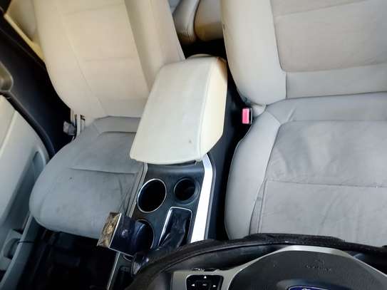 Ford explorer 7 places image 2