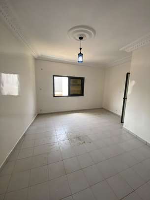 Magnifique appartement de type F3 à louer à Ouakam image 6