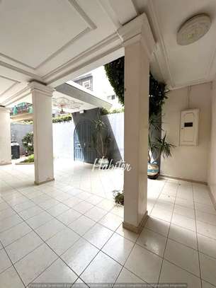 Villa R+1 à louer au point E image 2
