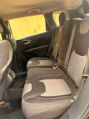 JEEP CHEROKEE image 8
