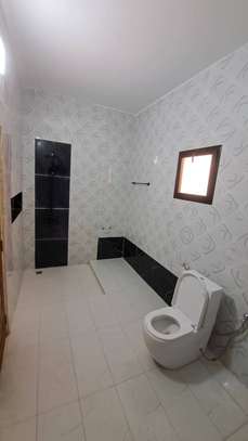 DUPLEX A LOUER A LA SICAP FOIRE image 3