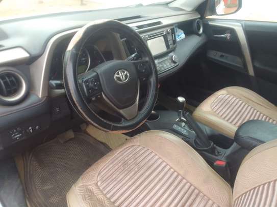 Toyota Rav4 image 2