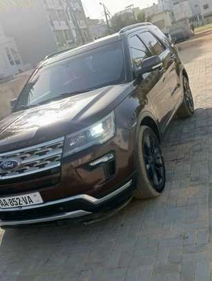 Ford Explorer image 5