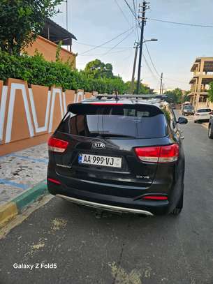 Kia Sorento image 5