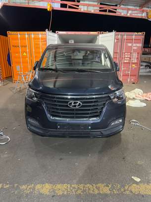 Hyundai Starex  11 places image 14