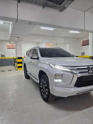 Mitsubishi Montero Sport GLS 2024 Diesel image 3