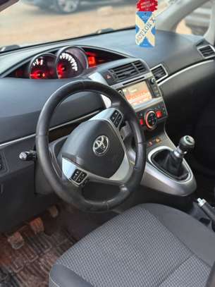 Toyota verso 7 place 2016 image 5