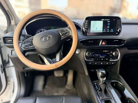 HYUNDAI SANTAFE   *2018 19* 5places image 4