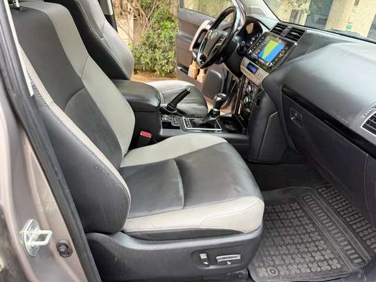 Toyota prado Vx année 2023 image 2